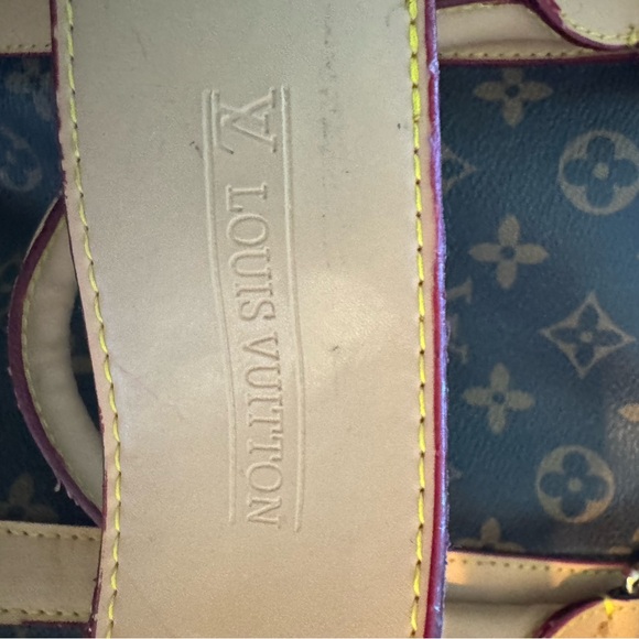(Faux) Louis Vuitton Beige and Dark Brown Monogram Travel Bag - Picture 4 of 10